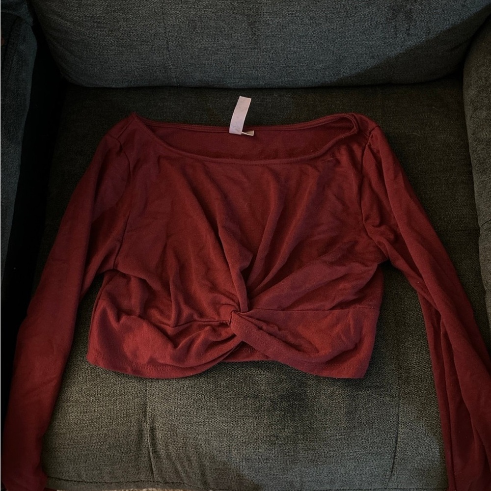 Twisted Front Long Sleeve Cropped Top